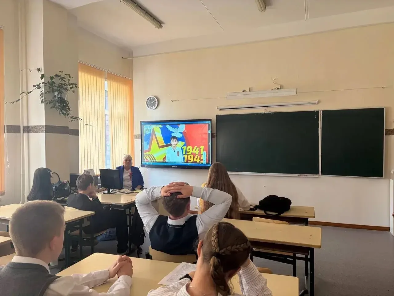 🔥В рамках Декады памяти в школе прошли классные часы, посвященные 81-й годовщине Великой Победы, на 