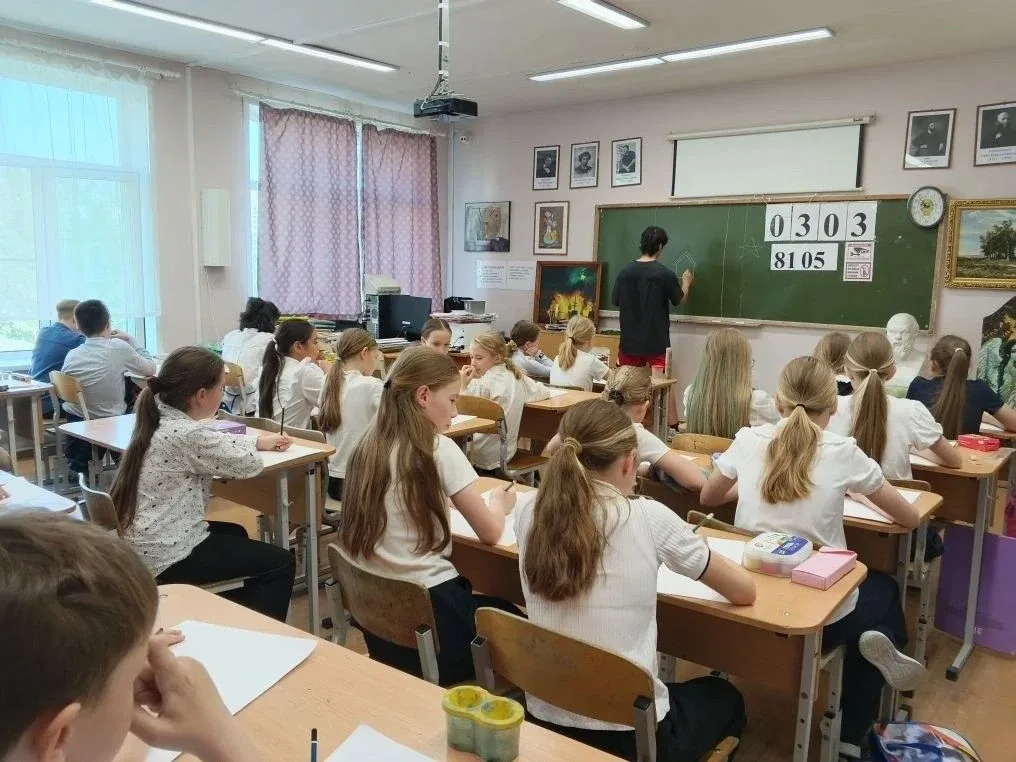 Школа №48 Екатеринбурга подтвердила статус лидера в развитии российско-китайского образовательного с