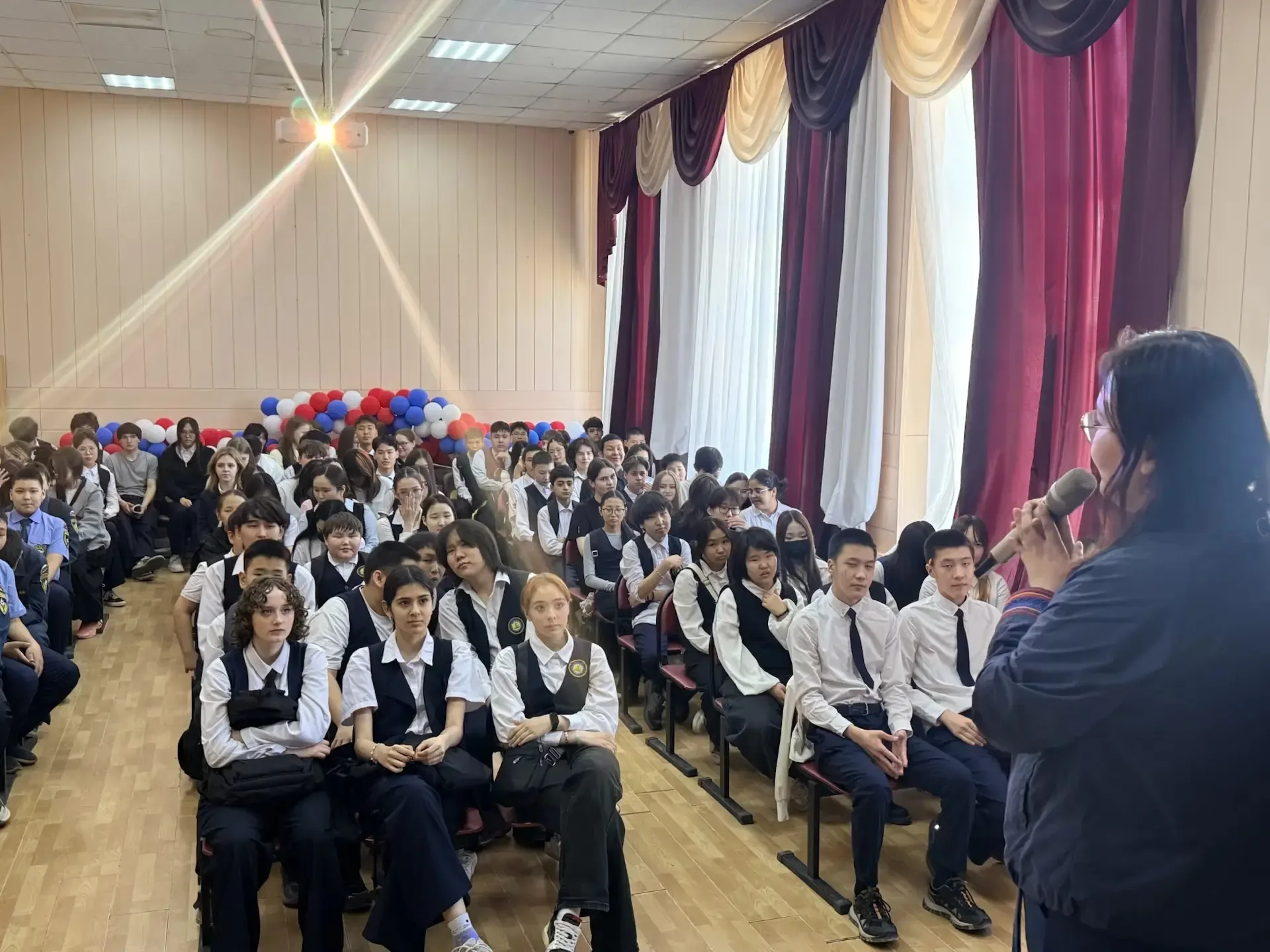 🌞 Сегодня выдался солнечный и тёплый день! Ледоход прошёл через наш город и подарил хорошее настроен