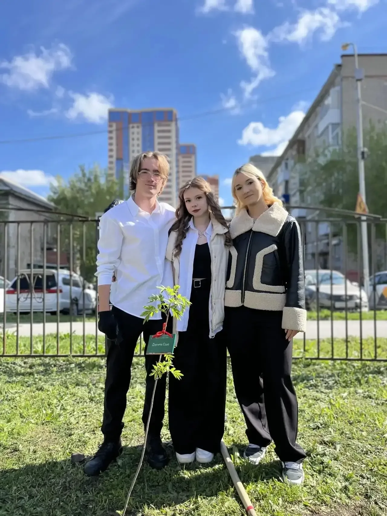 🌱Аллея Победы!🌱  Сегодня было по-настоящему трогательное событие: наши активисты, учителя, уважаемые