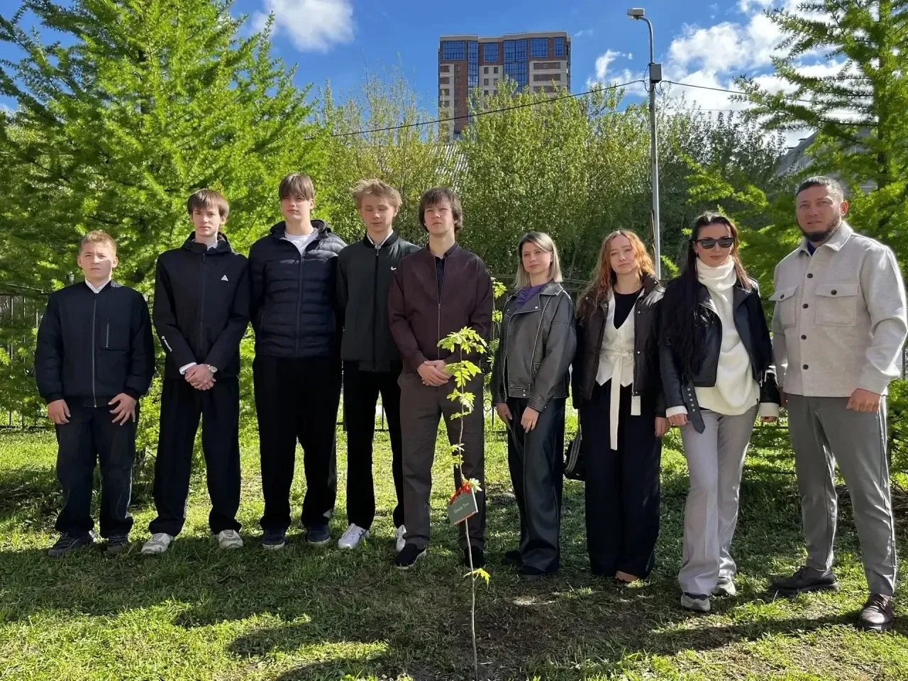 🌱Аллея Победы!🌱  Сегодня было по-настоящему трогательное событие: наши активисты, учителя, уважаемые