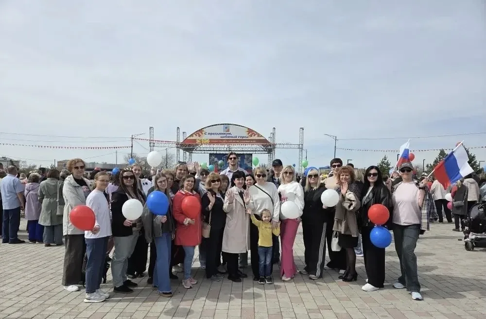 🎉 Поздравляем с 1 Мая!  Этот праздник объединяет всех, кто трудится на благо нашей страны, и мы горд