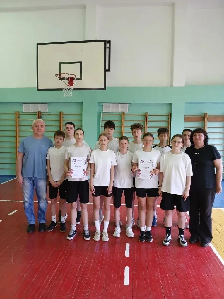 ПОЗДРАВЛЯЕМ👏👏👏  Команда МБОУ «СОШ 26» заняла 3 место в Муниципальном этапе  Всероссийских спортивных