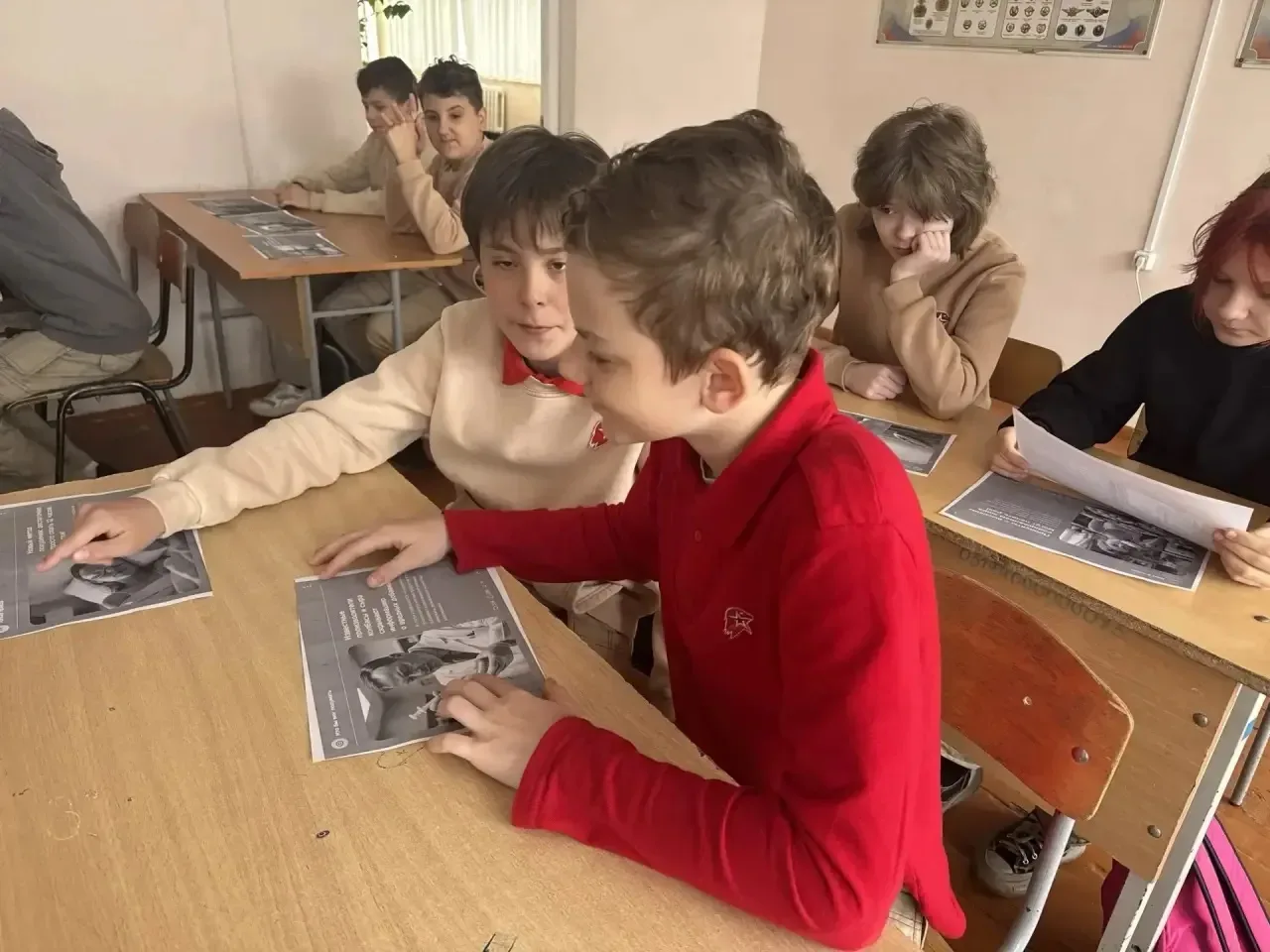 😊 Классный руководитель Немкова К.Ю. провела классный час «Фейки, манипуляции и доверие» в 6 «А» кла