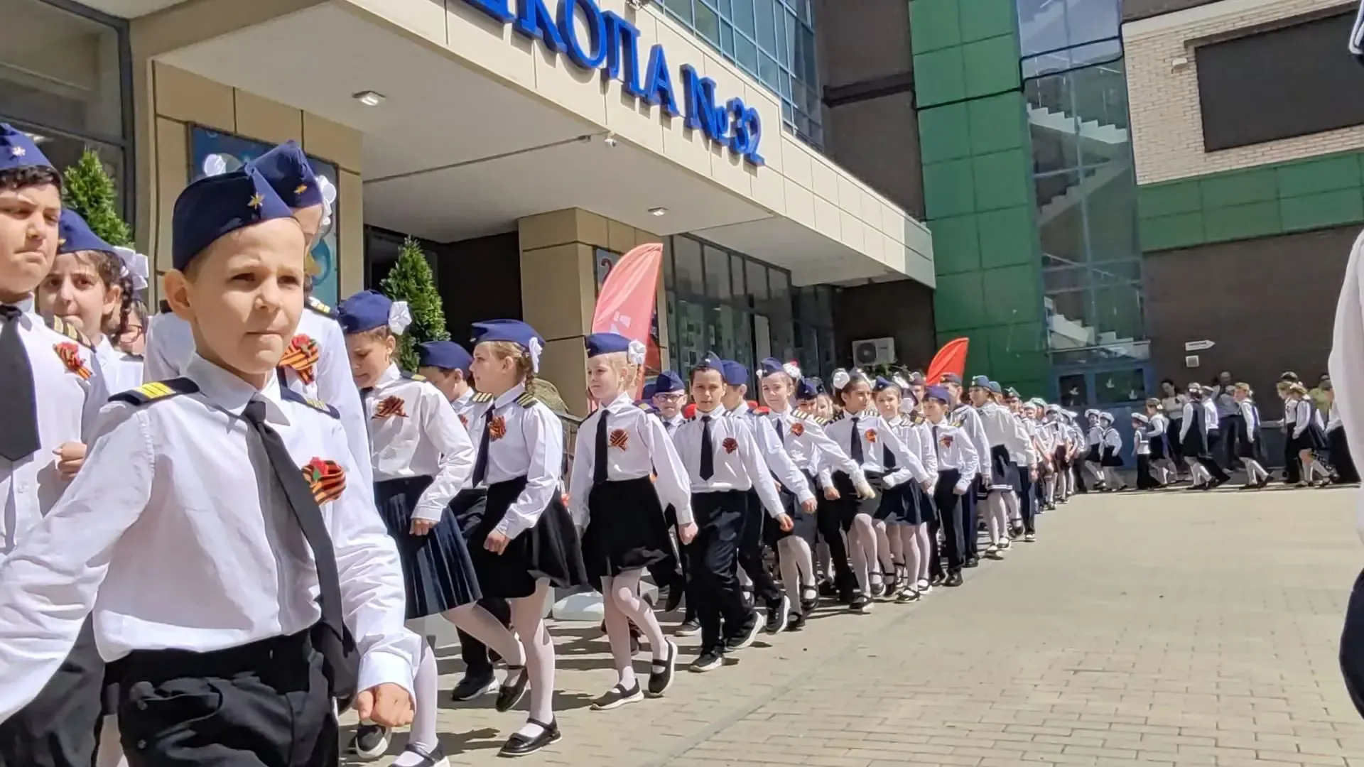 13.05.2026г. в МАОУ «Школа №32» прошел традиционный смотр строя и песни «Правнуки Победы», посвященн