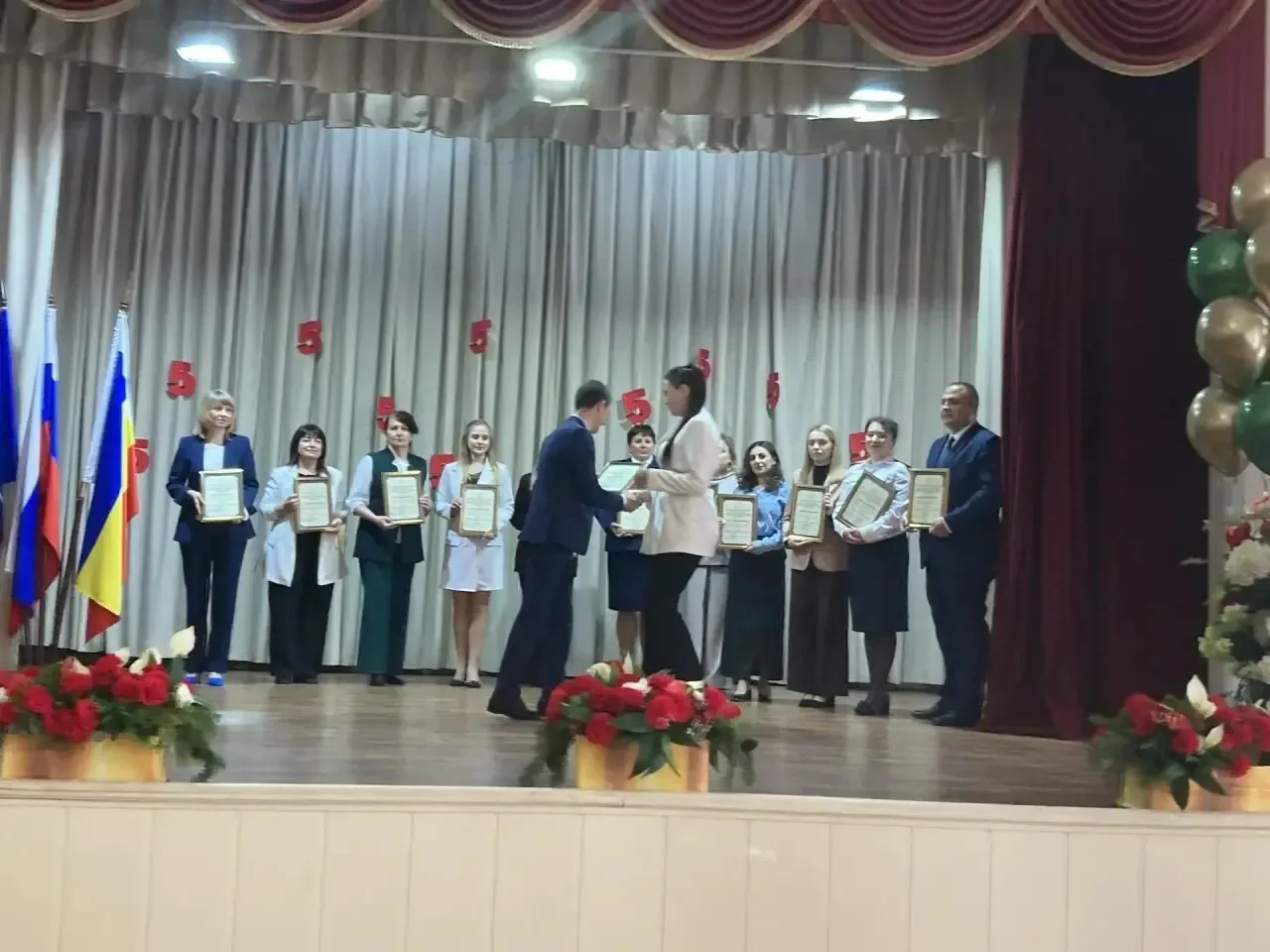 Педагоги ИТШ № 32 удостоены почётных наград на конкурсе «Заслуженный учитель Дона»! 🌟  15 мая в Рост