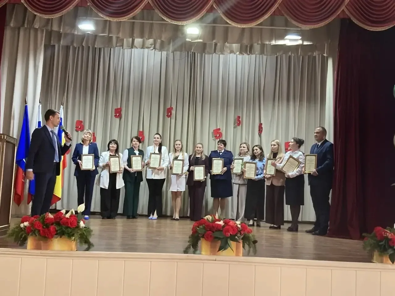 Педагоги ИТШ № 32 удостоены почётных наград на конкурсе «Заслуженный учитель Дона»! 🌟  15 мая в Рост