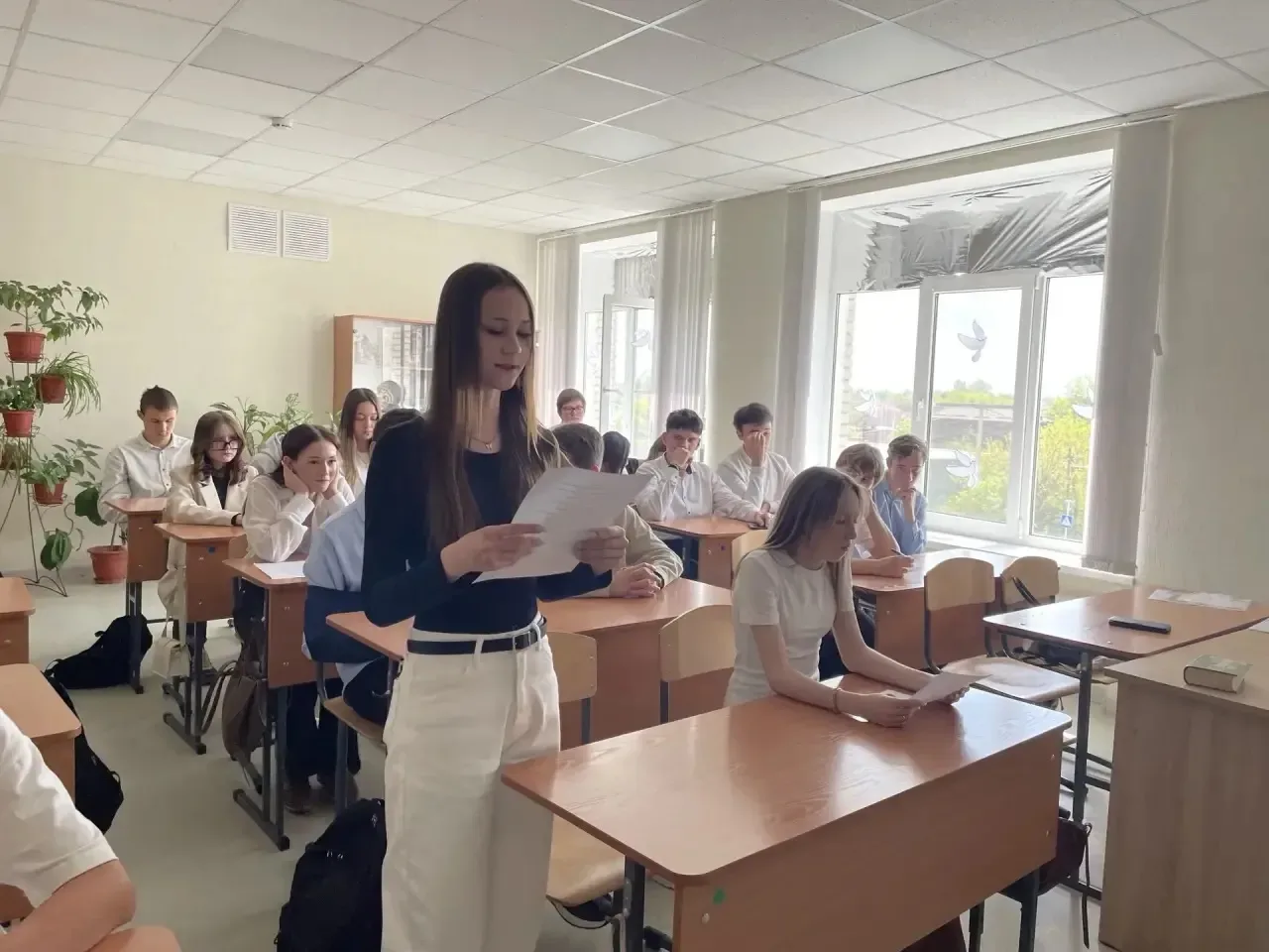 Память в объективе и в стихах  В нашей школе прошла трогательная встреча, которую подарила ученикам 