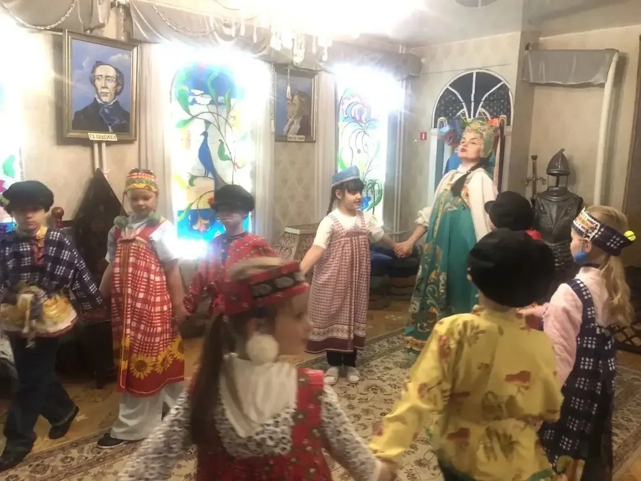 Чудеса случаются: как 1 «Г» побывал в гостях у Бабы Яги! 🧙‍♀️✨  🙌🏻 Кто сказал, что Баба Яга злая и с