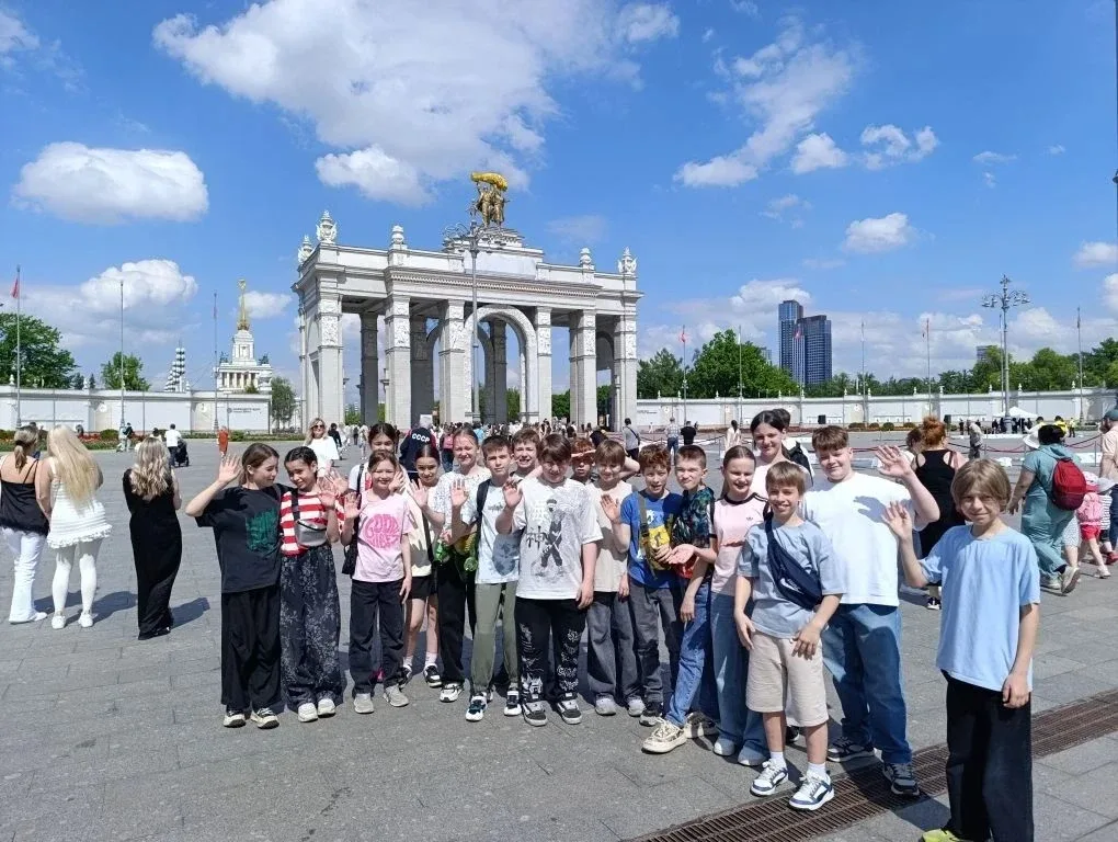 📅Ученики 5 «В» класса со своим классным руководителем, Колесниченко Анастасией Аверьяновной, посетил