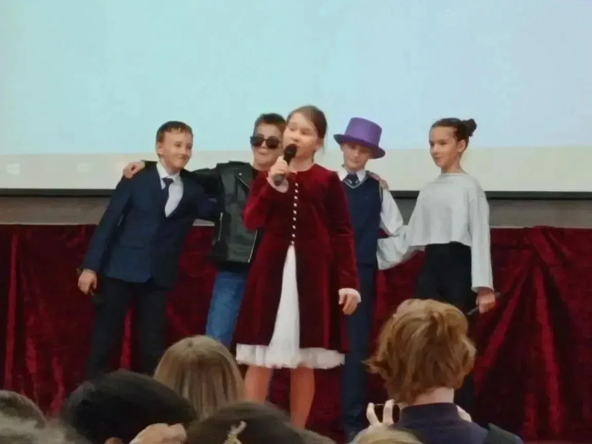 👨🏻‍🌾👩🏼‍🎓👩🏼‍🏫 Путешествие в мир профессий: яркая ярмарка третьеклассников  🙂‍↕️ В стенах нашей началь