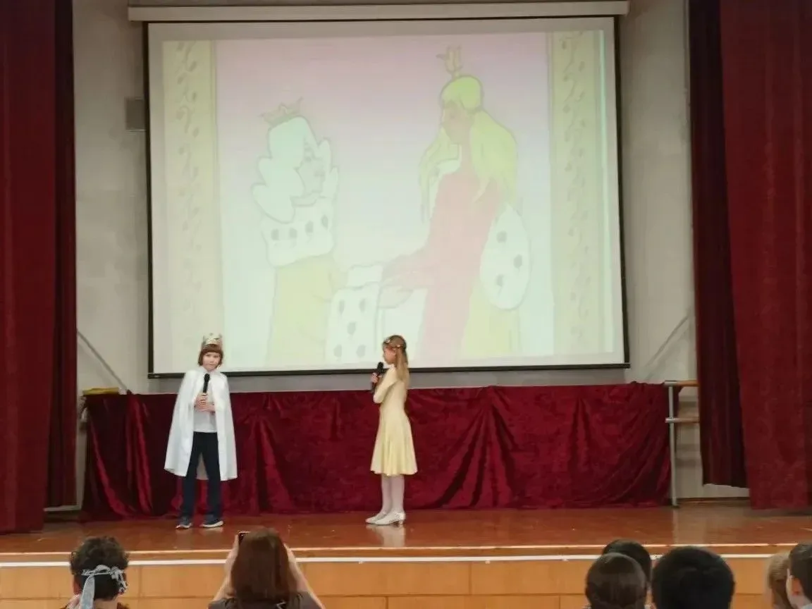 👨🏻‍🌾👩🏼‍🎓👩🏼‍🏫 Путешествие в мир профессий: яркая ярмарка третьеклассников  🙂‍↕️ В стенах нашей началь