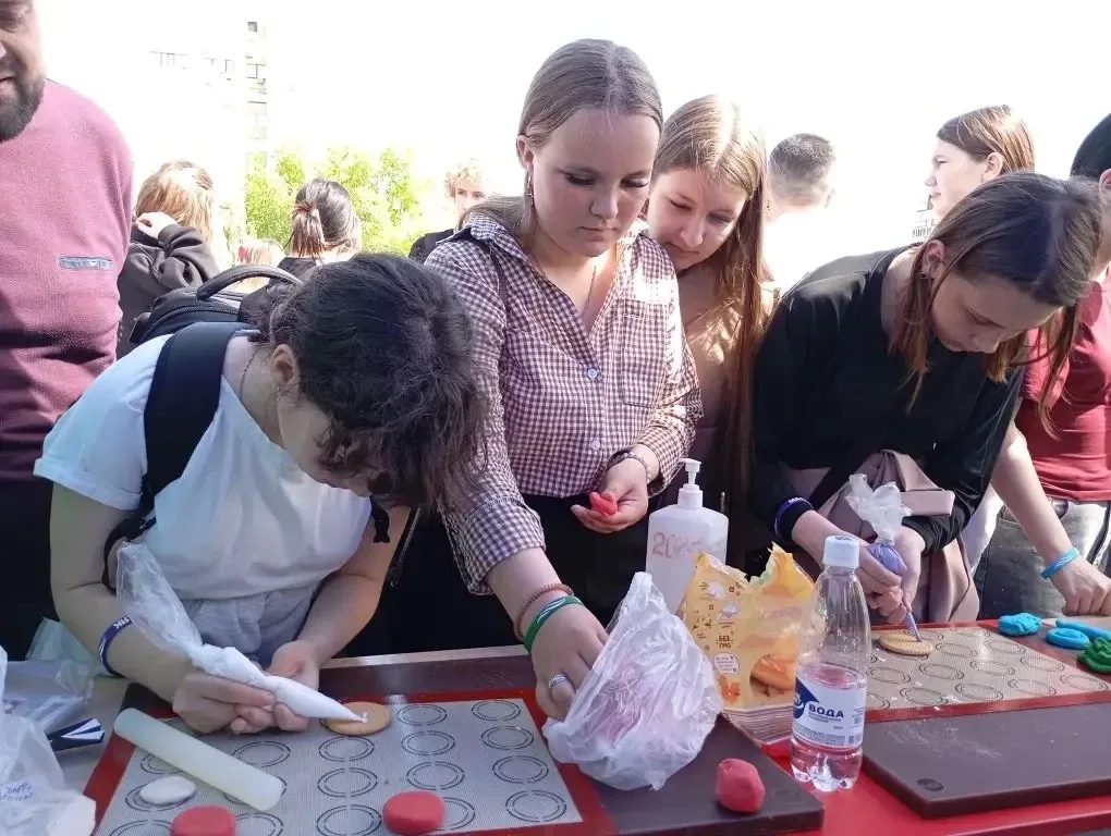 🌟 Профориентационный фестиваль «МАЯК» в Тюмени! 🌟  15 мая на площади 400-летия Тюмени состоялся ежег