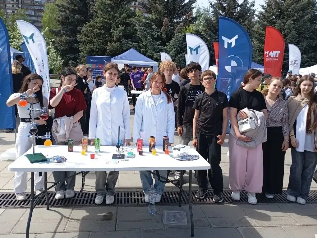 🌟 Профориентационный фестиваль «МАЯК» в Тюмени! 🌟  15 мая на площади 400-летия Тюмени состоялся ежег