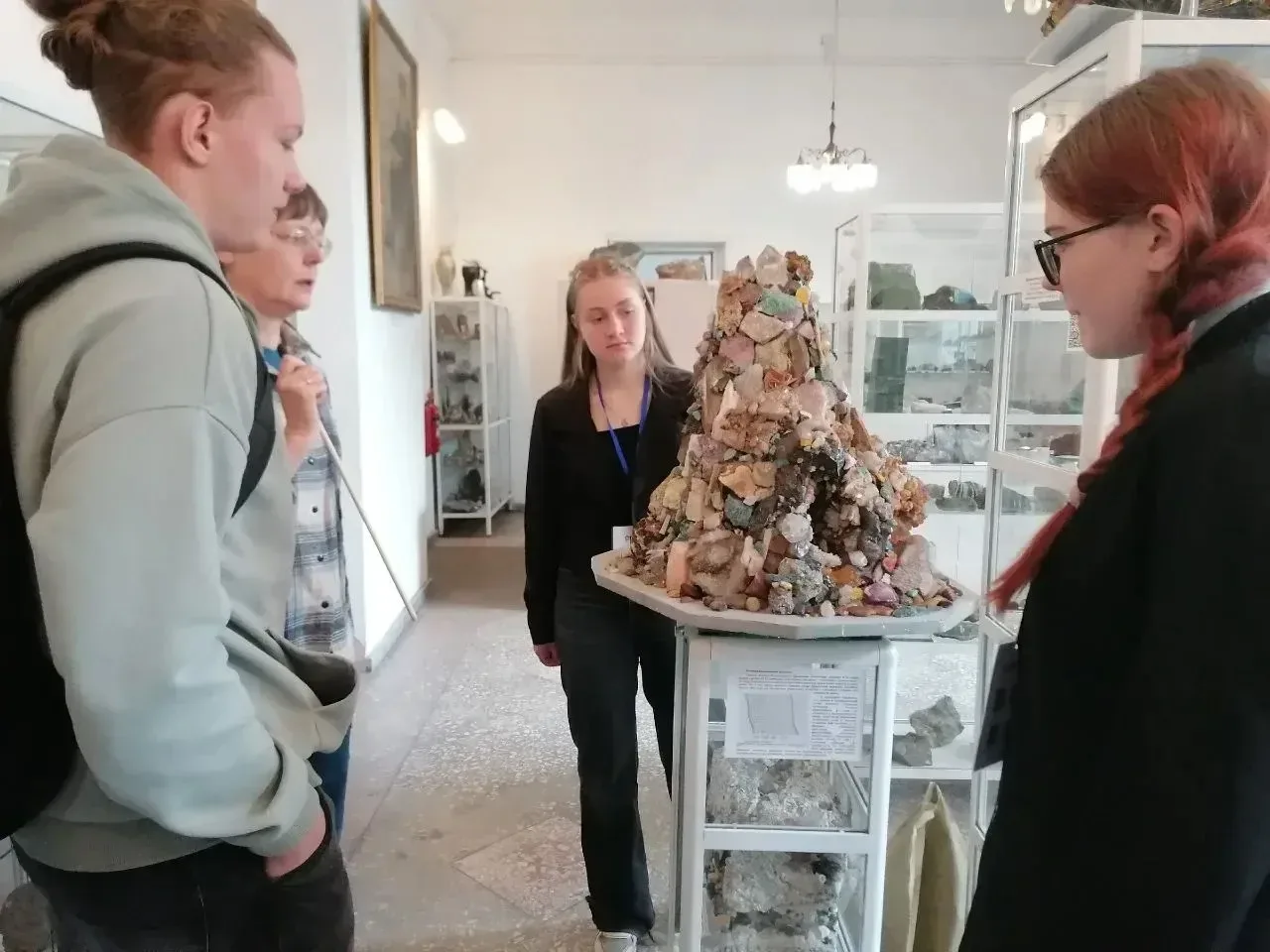 Гимназисты погружаются в геологию в «Сириусе. Кузбасс».  С 13 мая ученики 10Б класса Александра Ш. и
