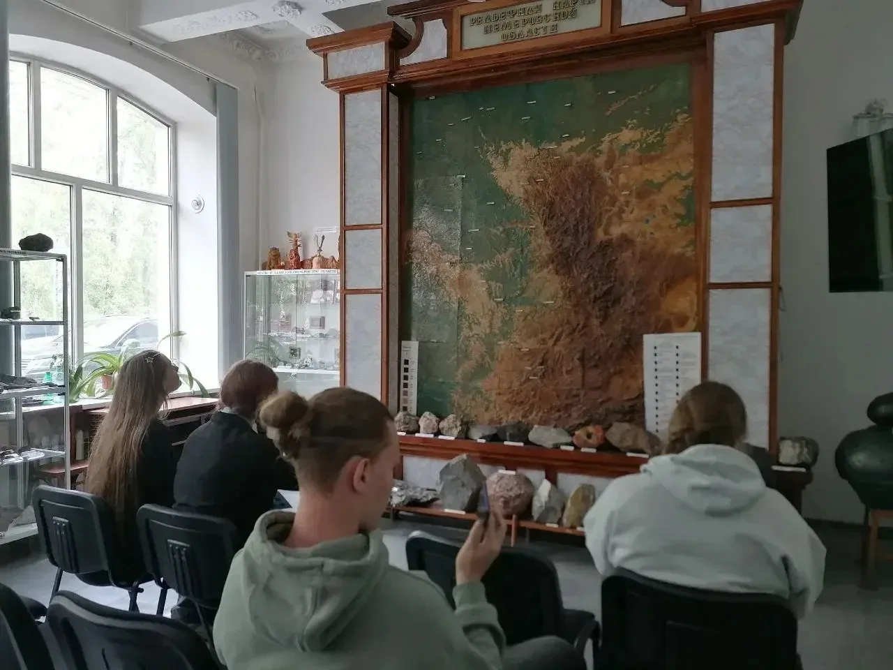 Гимназисты погружаются в геологию в «Сириусе. Кузбасс».  С 13 мая ученики 10Б класса Александра Ш. и