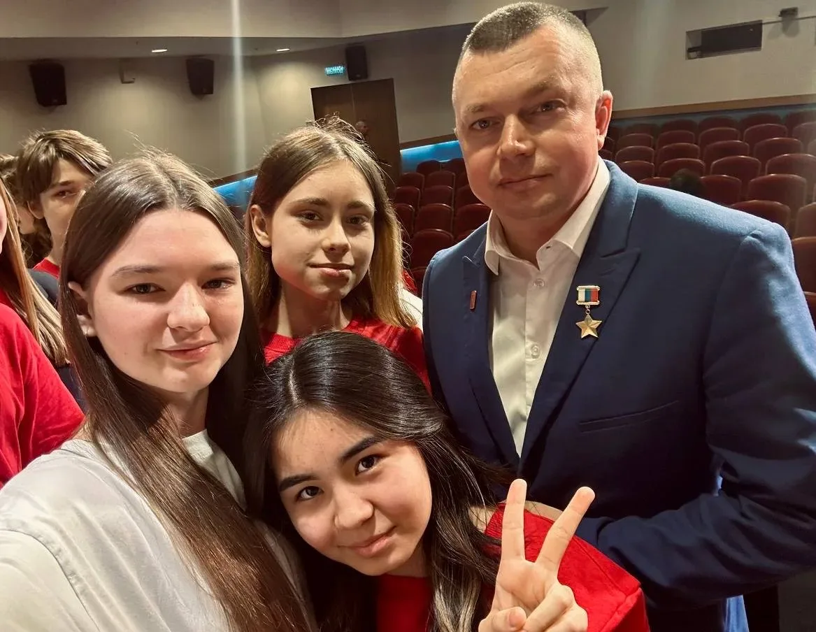 🌟 «Наставник, который ведёт за собой»: Яна Жидова об Алексее Алексеевиче Тихонове  «Меня зовут Яна Ж