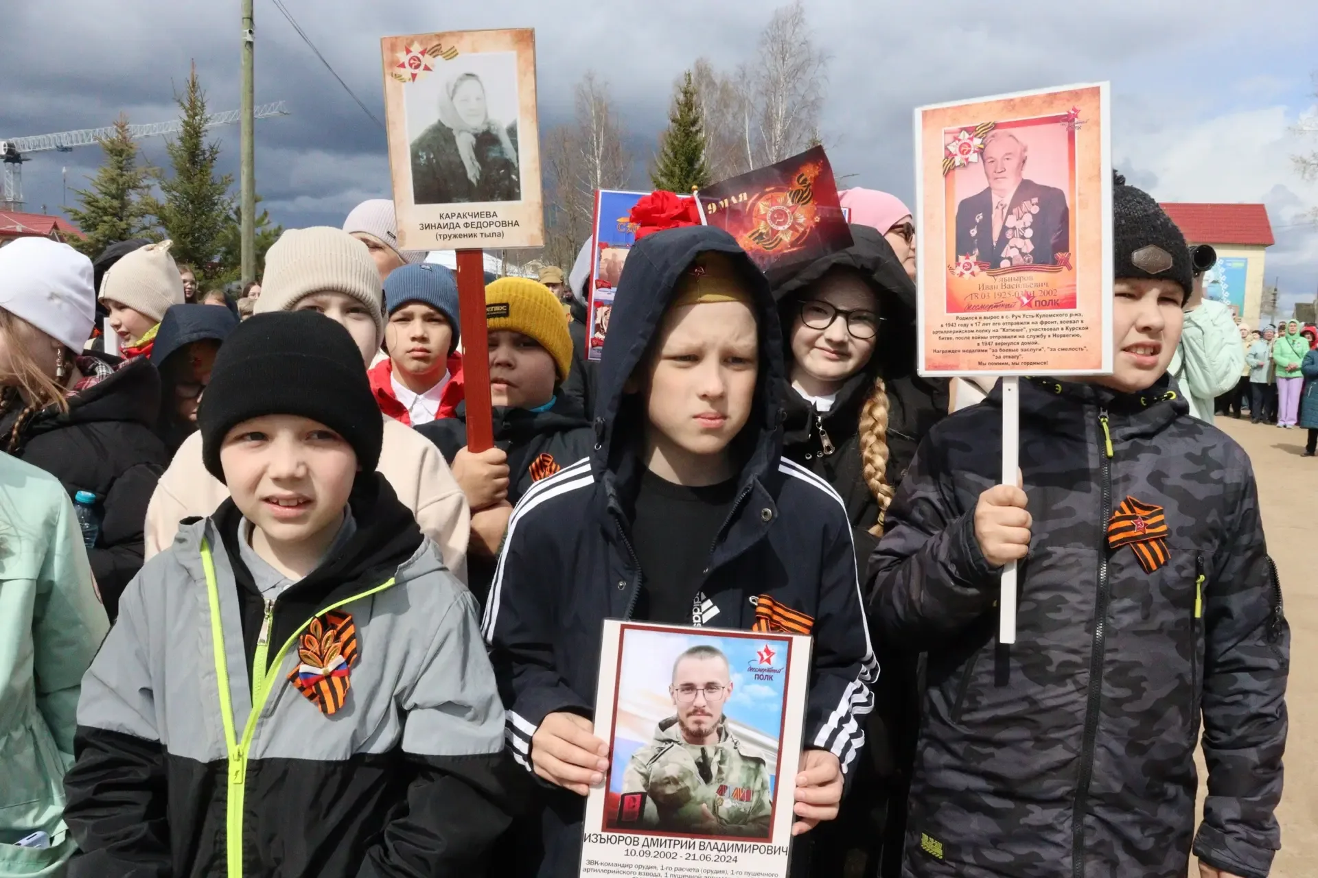 Память, объединяющая поколения: Усть-Кулом отметил День Победы шествием «Бессмертного полка» Сегодня