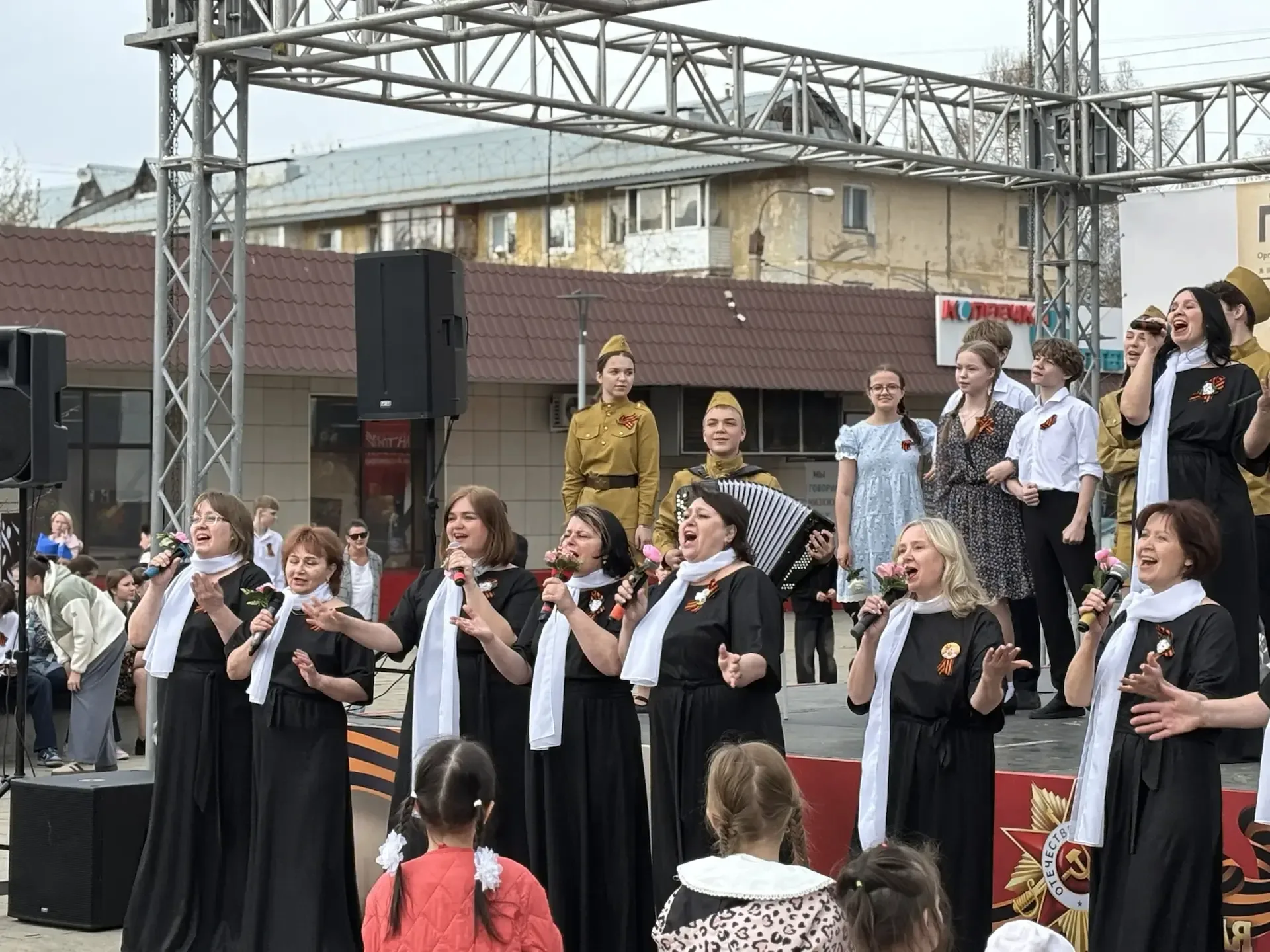 Мы помним и чтим тех, кто сражался на фронте, трудился в тылу, спасал жизни и восстанавливал страну 
