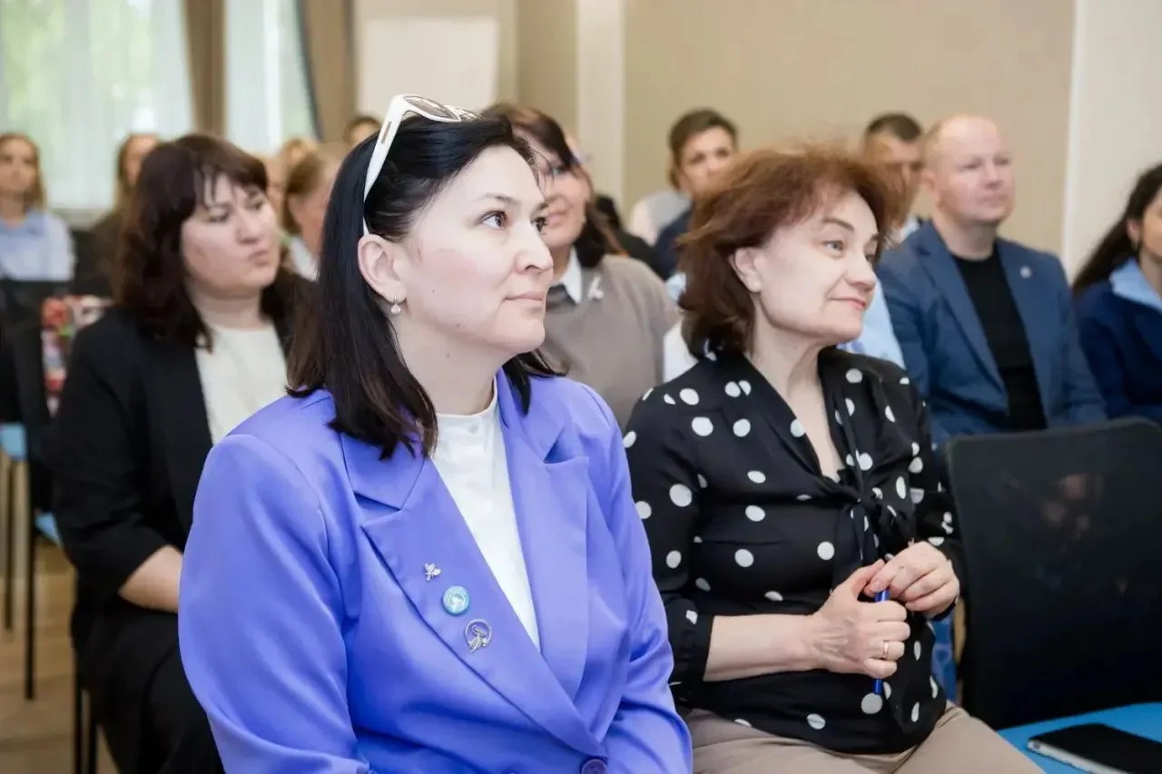 🗣 14 мая в Доме учителя прошла встреча участников проекта «Школа общения: от теории к практике».  На
