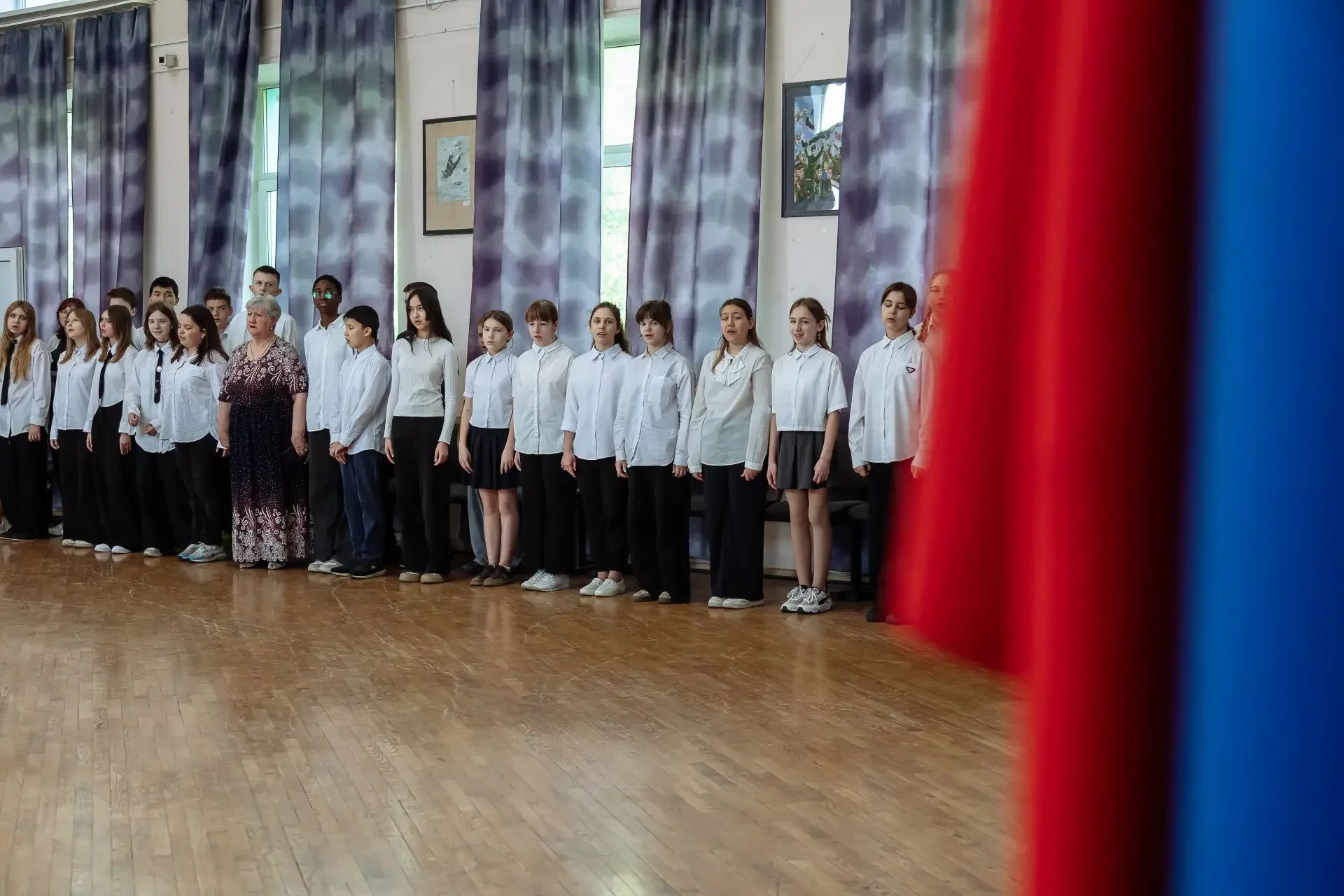 🇷🇺 18 мая в здании «Аннино» прошла церемония установки Государственного флага Российской Федерации. 