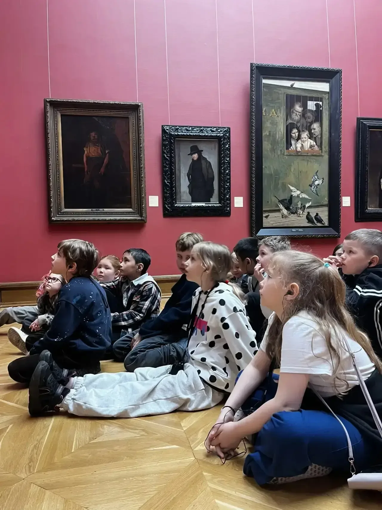 🏛️ Ученики 1 «АВ» класса совершили увлекательное путешествие в Третьяковскую галерею!   Ребята не то