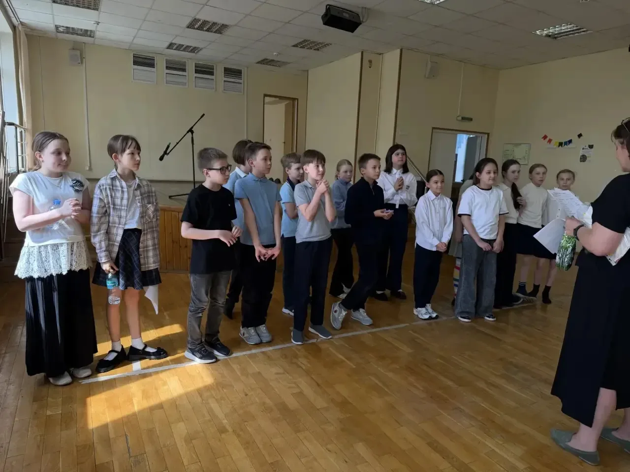 🧮 Математическая кругосветка  Шестиклассники организовали для ребят из 4 «А» захватывающее занятие п