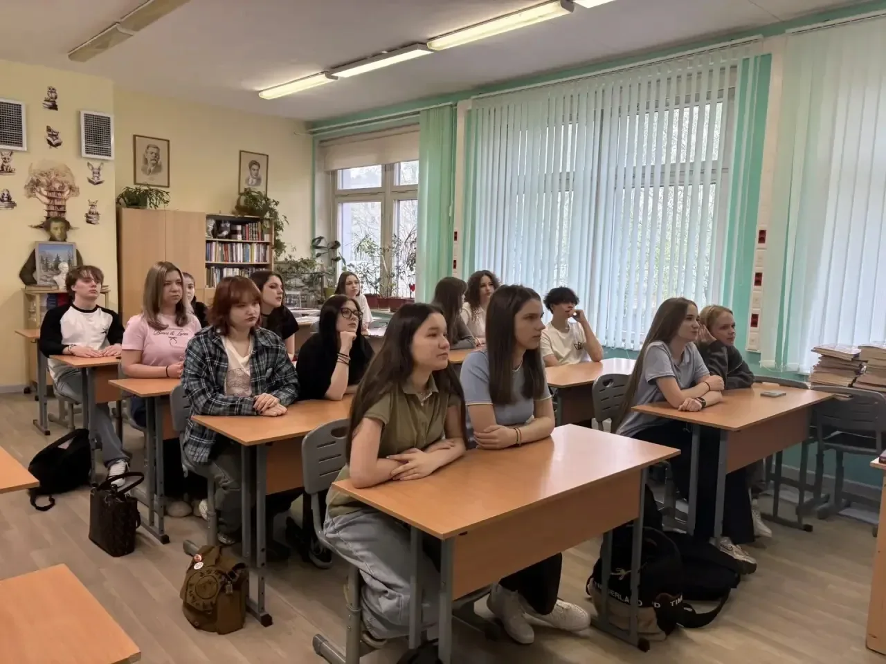 🎗️ Разговоры о важном ко Дню Победы  В начальных классах прошла акция «Письмо солдату». Цель этой ак