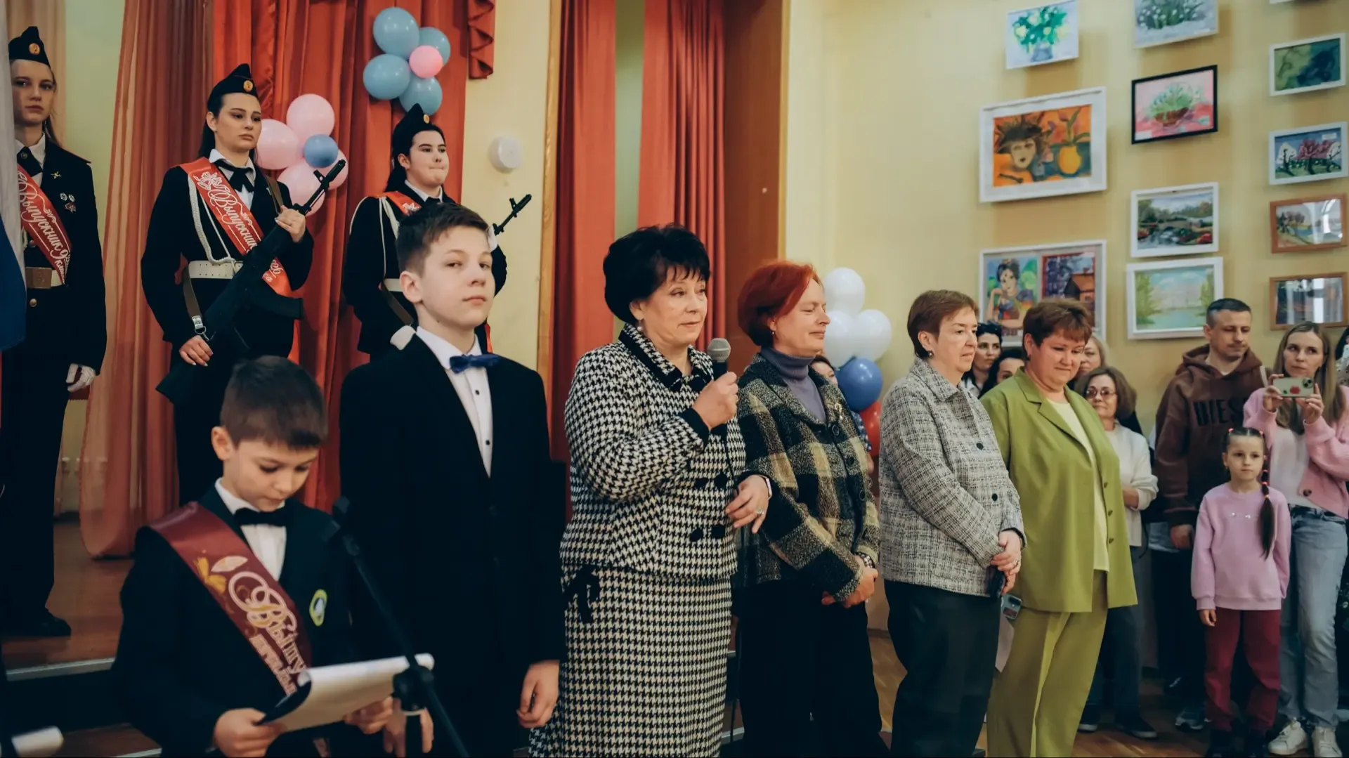 #НачальнаяШкола | Первый школьный выпускной 🎓  Во 2 корпусе нашей школы прошёл тёплый и радостный вы
