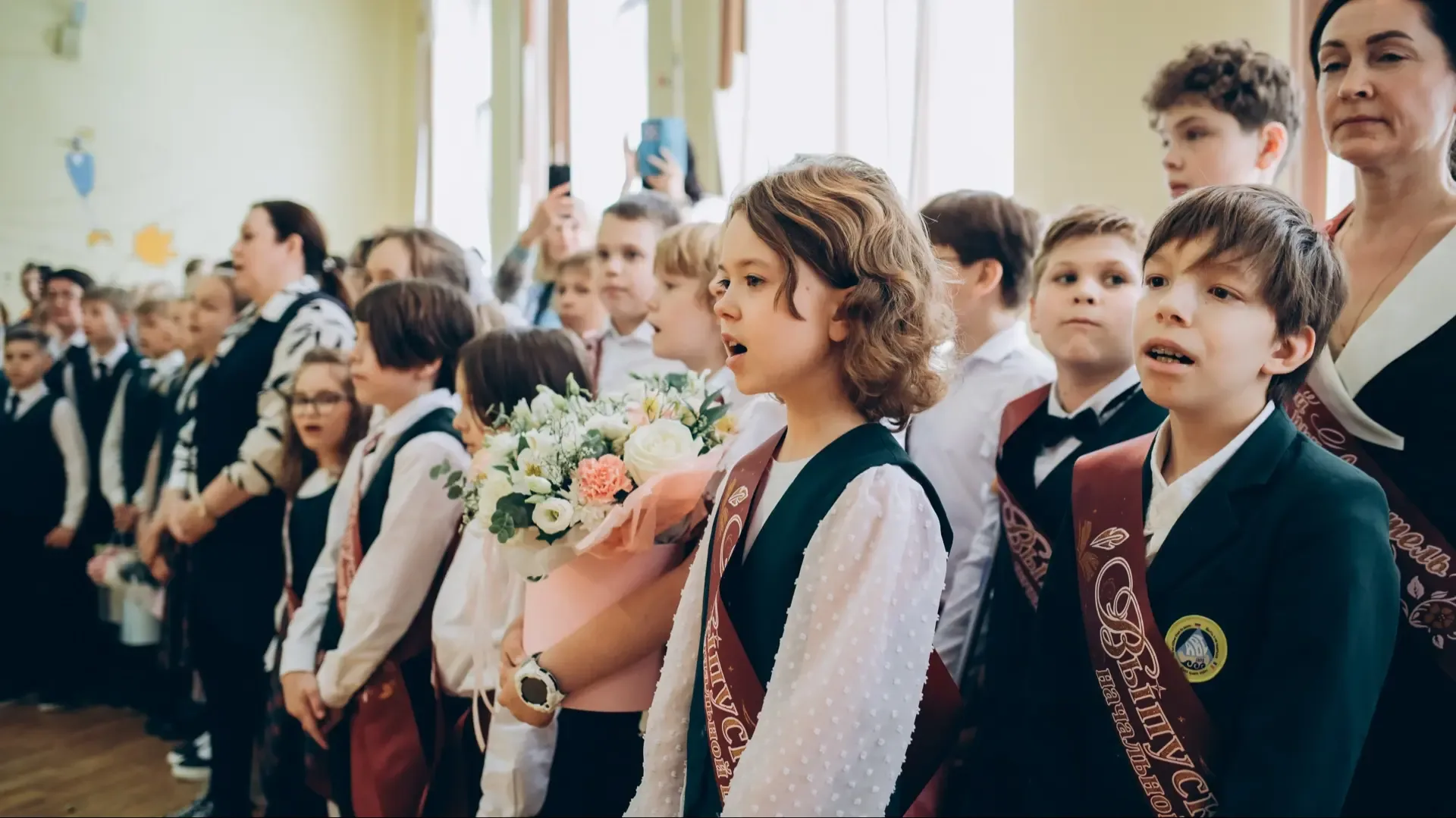 #НачальнаяШкола | Первый школьный выпускной 🎓  Во 2 корпусе нашей школы прошёл тёплый и радостный вы