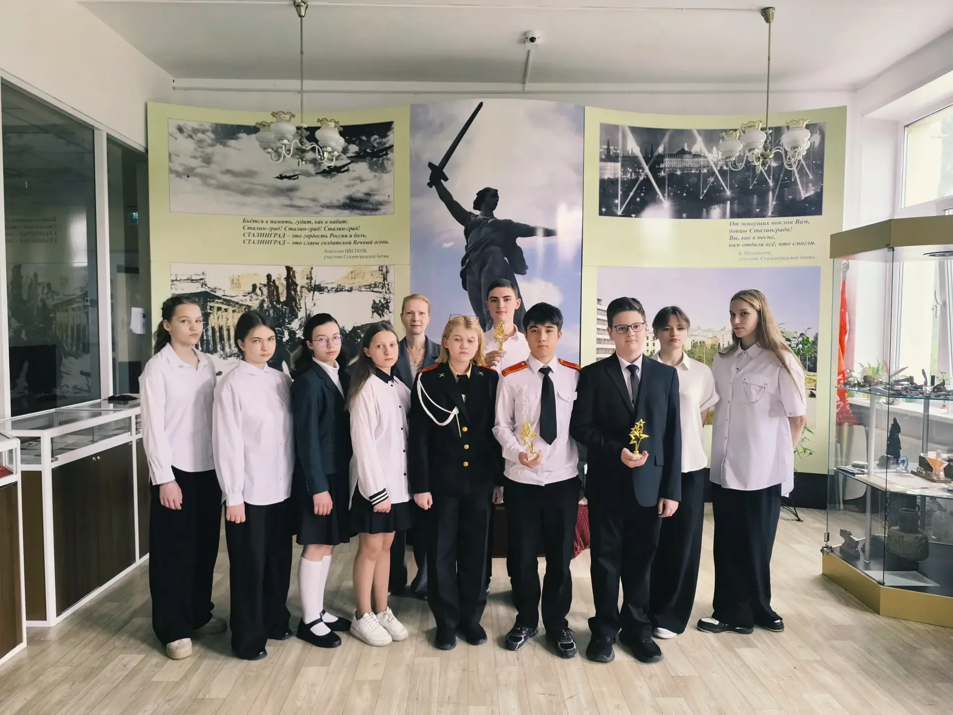 #РоссияМояРодина | Неделя начинается с достижений 🇷🇺  Новую учебную неделю по традиции открыла торже
