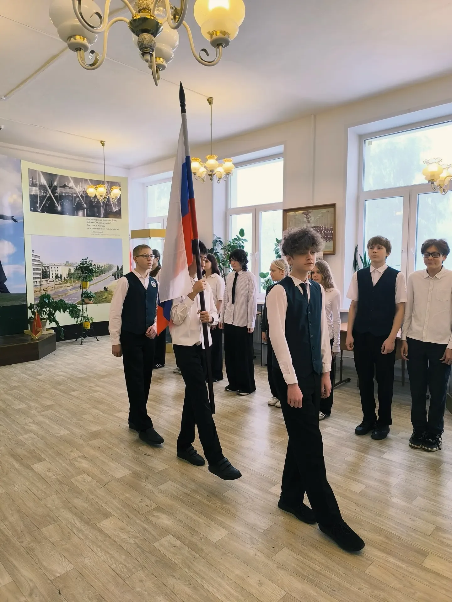 #РоссияМояРодина | Неделя начинается с достижений 🇷🇺  Новую учебную неделю по традиции открыла торже