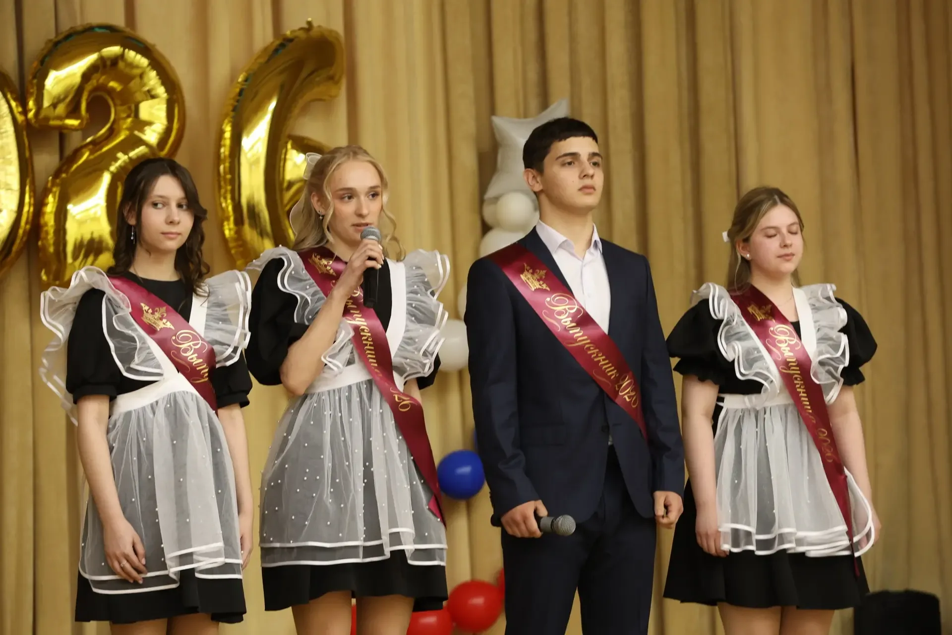 #ПоследнийЗвонок2026 | В добрый путь, выпускники! 🎓  На прошлой неделе в 10 корпусе нашей школы прош