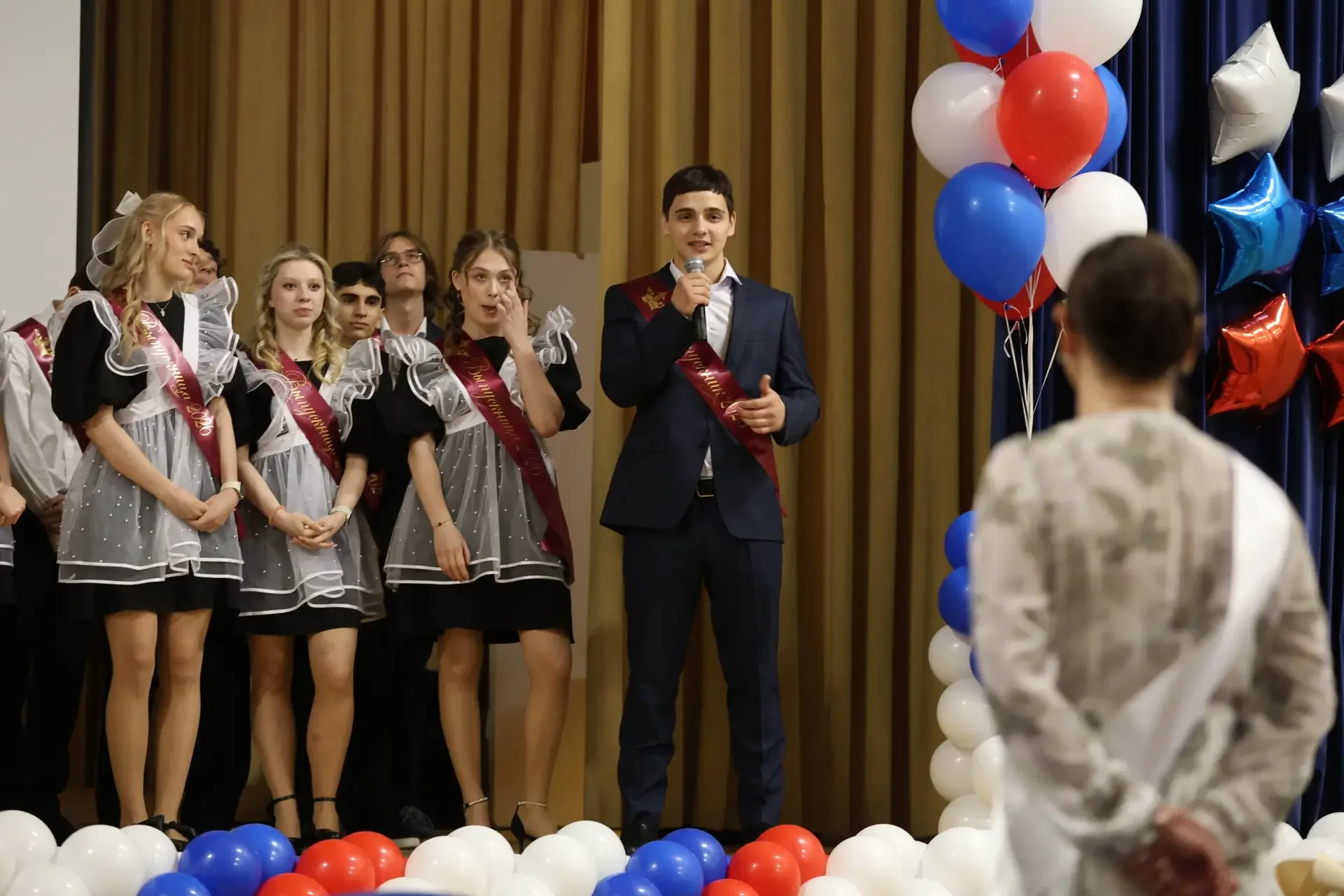 #ПоследнийЗвонок2026 | В добрый путь, выпускники! 🎓  На прошлой неделе в 10 корпусе нашей школы прош