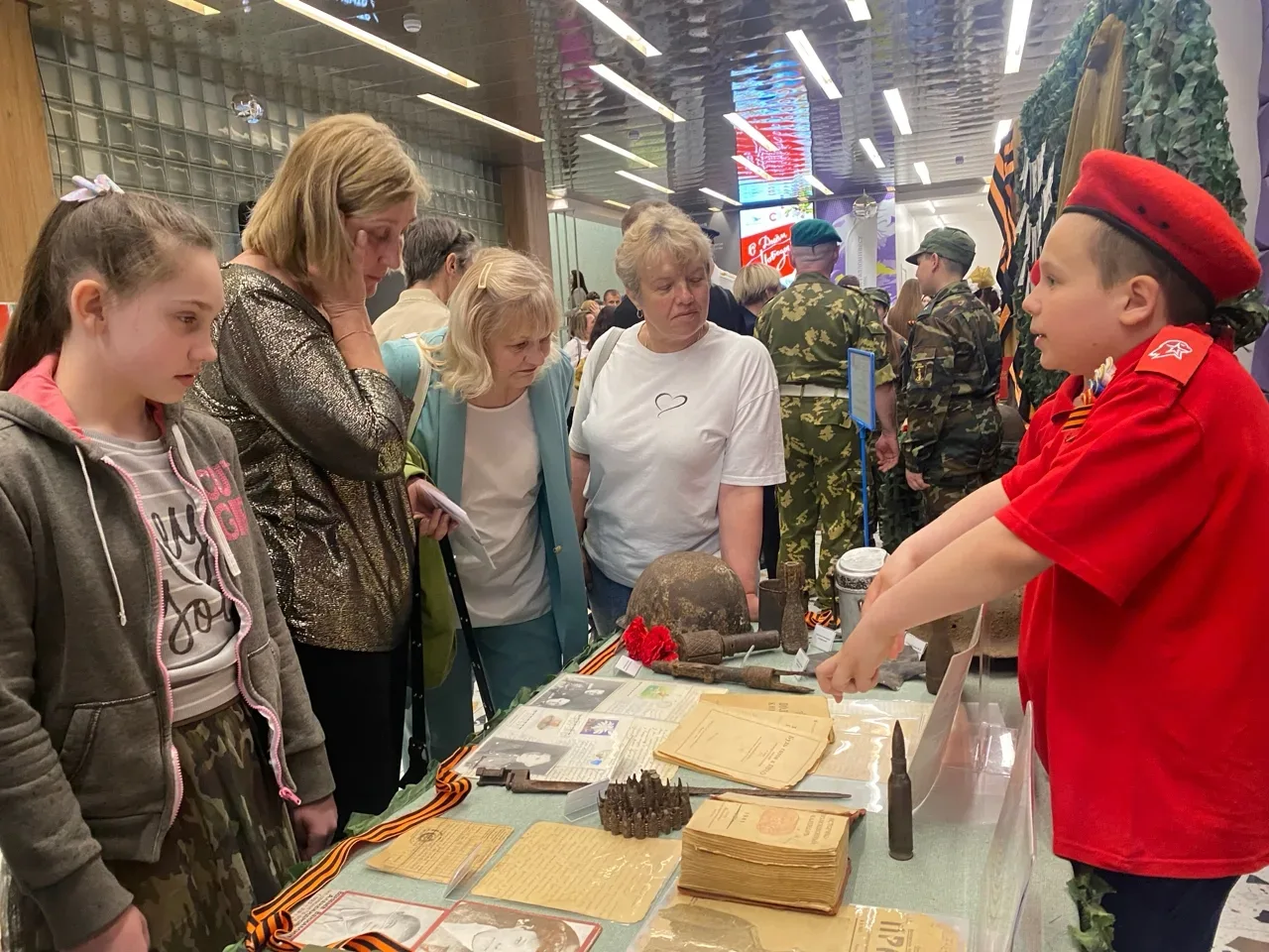 🎗️ В Центре молодёжных инициатив прошёл «Слёт героев», посвящённый 81-й годовщине Великой Победы.  О