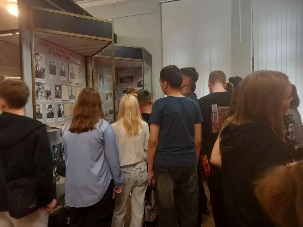 В преддверии Международного дня музеев обучающиеся 7в класса посетили Старооскольский краеведческий 