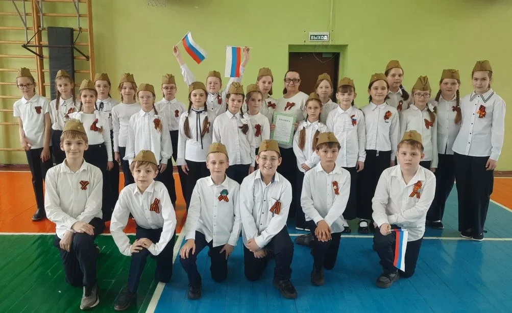 🇷🇺Смотр строя и песни в начальной школе #Акимовка  🎖15 мая в 1 корпусе Образовательного центра  №2 п