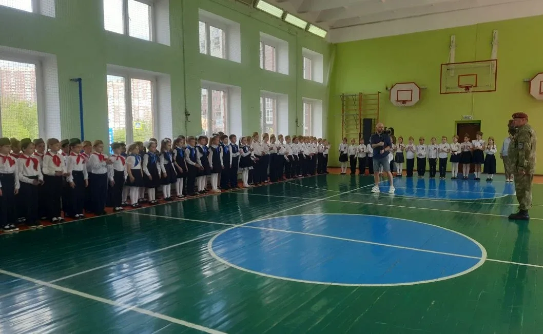 🇷🇺Смотр строя и песни в начальной школе #Акимовка  🎖15 мая в 1 корпусе Образовательного центра  №2 п