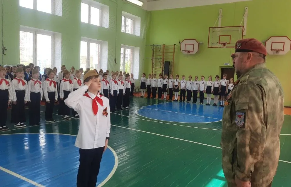🇷🇺Смотр строя и песни в начальной школе #Акимовка  🎖15 мая в 1 корпусе Образовательного центра  №2 п