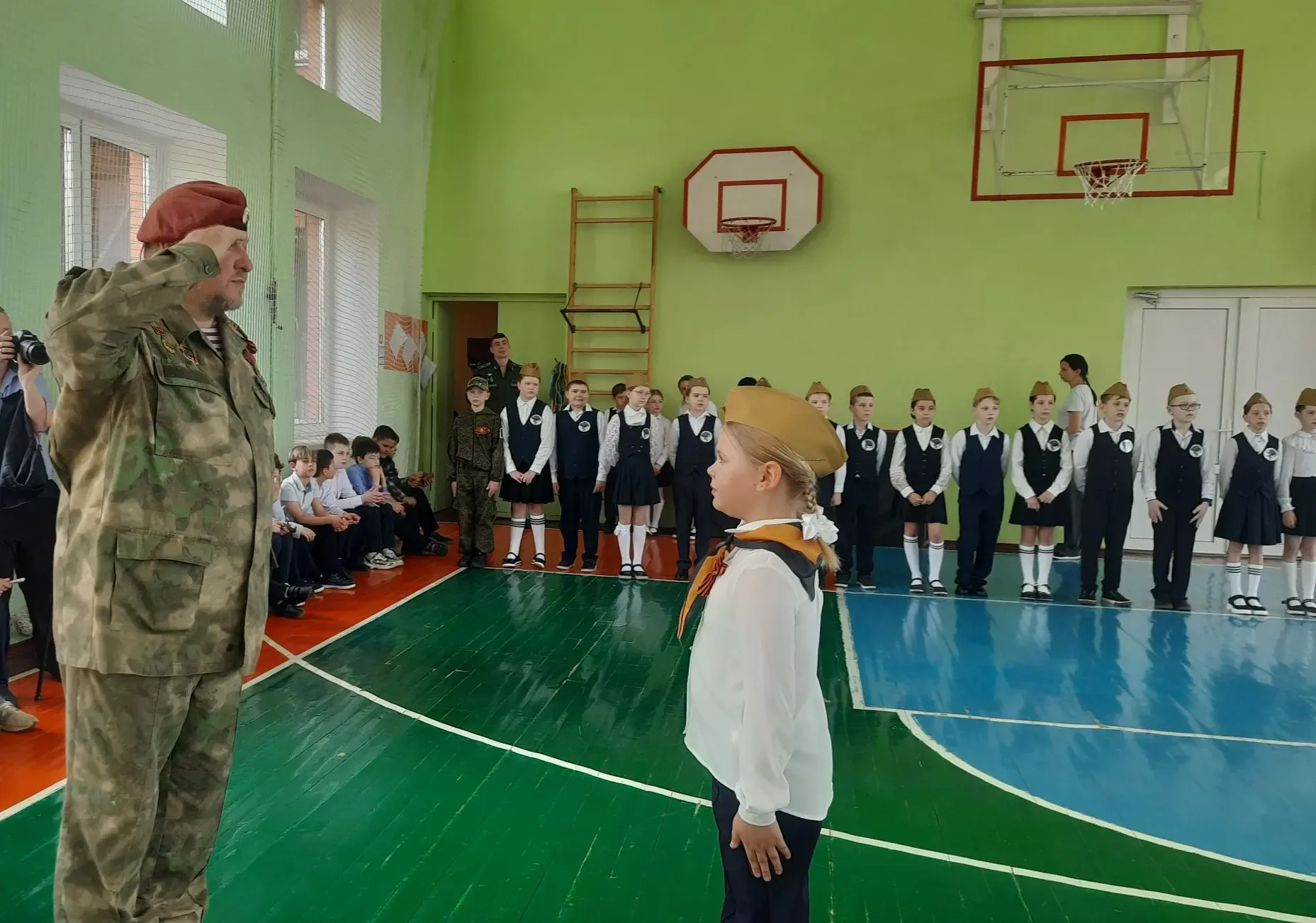 🇷🇺Смотр строя и песни в начальной школе #Акимовка  🎖15 мая в 1 корпусе Образовательного центра  №2 п