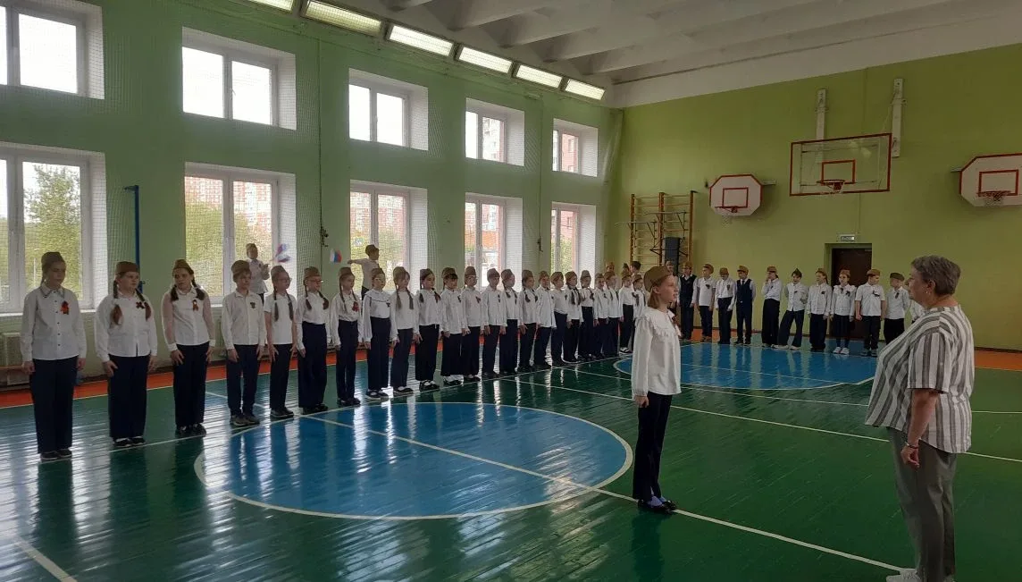 🇷🇺Смотр строя и песни в начальной школе #Акимовка  🎖15 мая в 1 корпусе Образовательного центра  №2 п