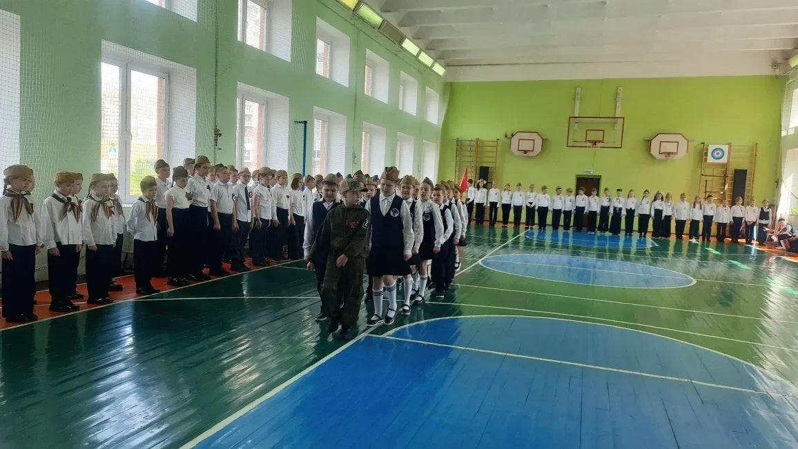 🇷🇺Смотр строя и песни в начальной школе #Акимовка  🎖15 мая в 1 корпусе Образовательного центра  №2 п