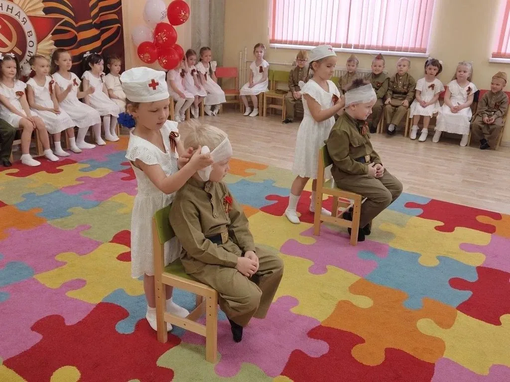 🇷🇺Как дошколята #ДО_Лучика праздновали День Победы  Старшие группы «Любознайки» и «Затейники» отмети