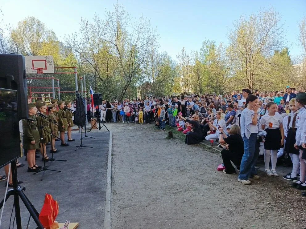 Концерт, посвященный Дню Победы в этом году собрал еще больше народа, чем в прошлом! Наши юные артис