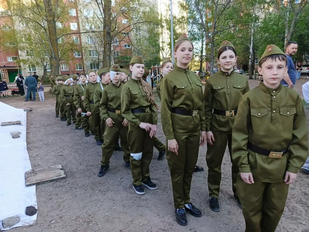 Концерт, посвященный Дню Победы в этом году собрал еще больше народа, чем в прошлом! Наши юные артис