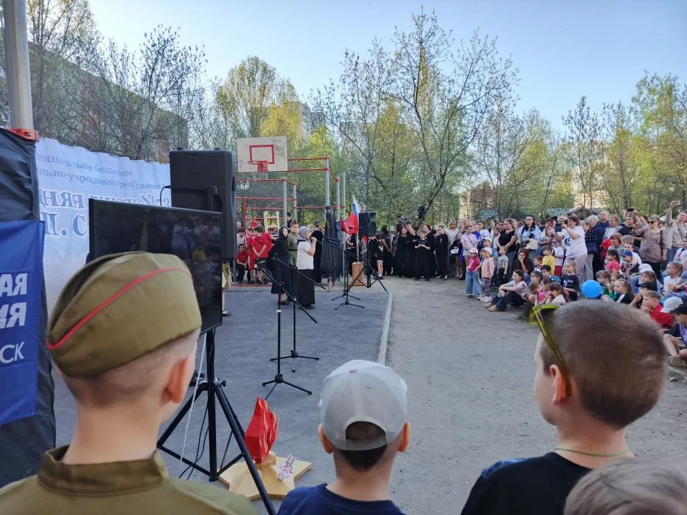 Концерт, посвященный Дню Победы в этом году собрал еще больше народа, чем в прошлом! Наши юные артис
