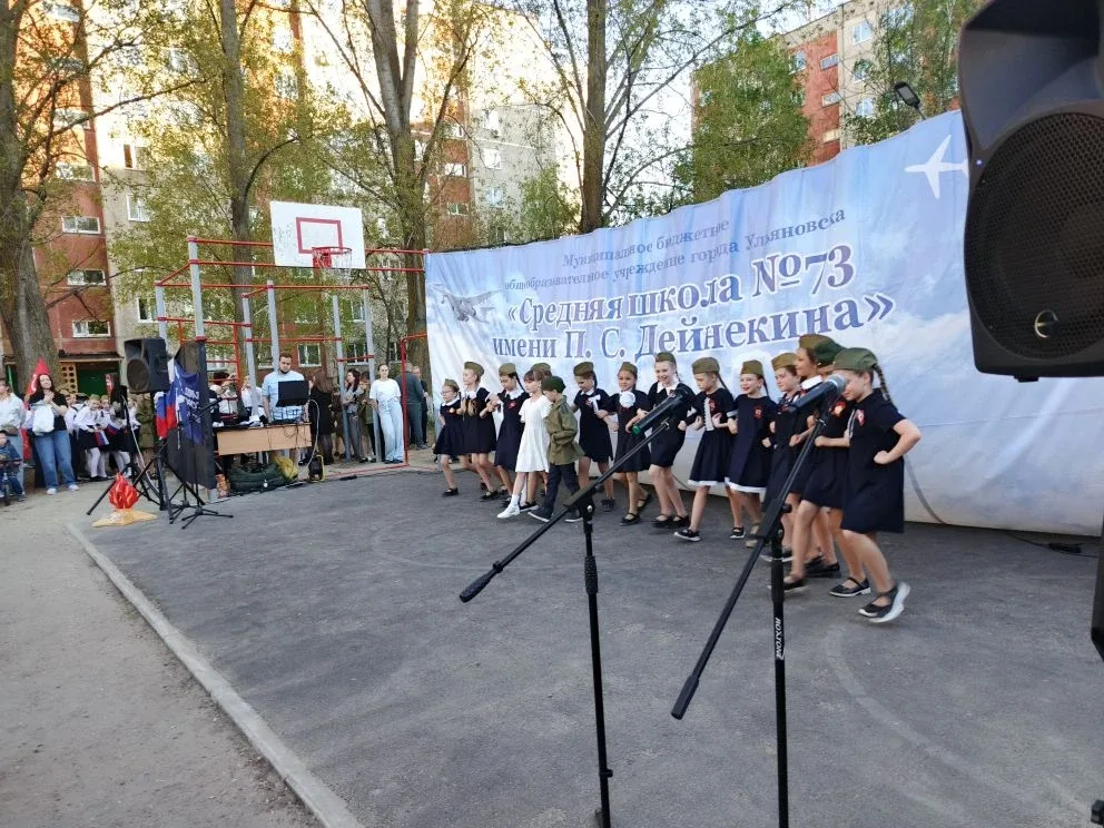Концерт, посвященный Дню Победы в этом году собрал еще больше народа, чем в прошлом! Наши юные артис