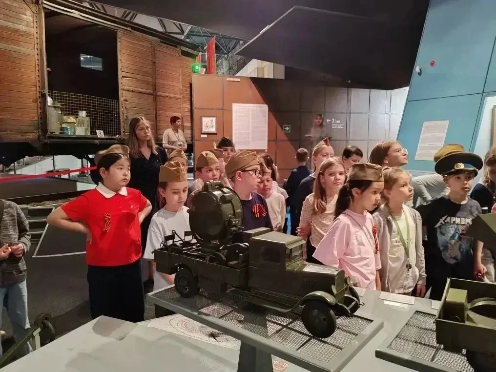 🏛️ Экскурсия в Музей обороны Москвы  📍Новаторов, 34к1  📜 Ученики 2 «Б» класса побывали в Музее оборо