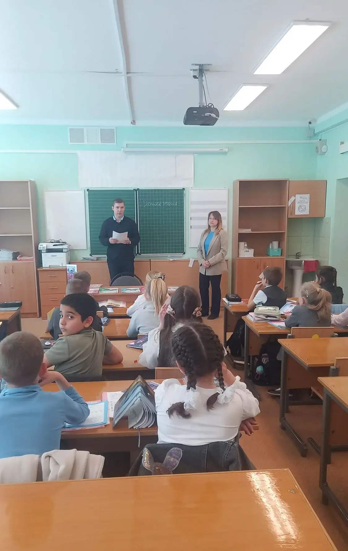 Внимание: безопасность на железной дороге!  В МБОУ СОШ №13 г. Азова прошло профилактическое мероприя