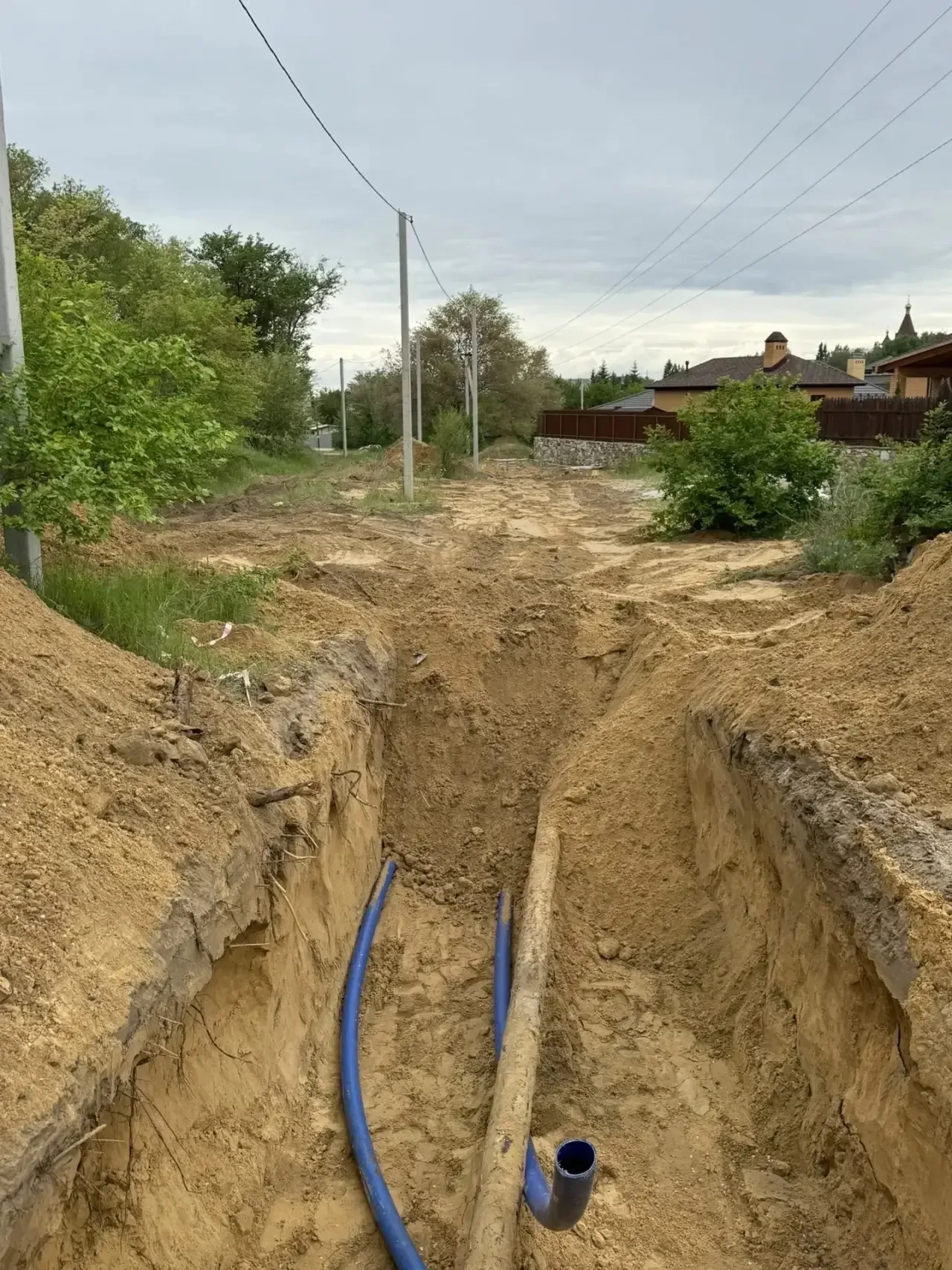 💦 В хуторе Старая Станица продолжается прокладка водопроводных сетей, сообщает ОКС и МХ администраци